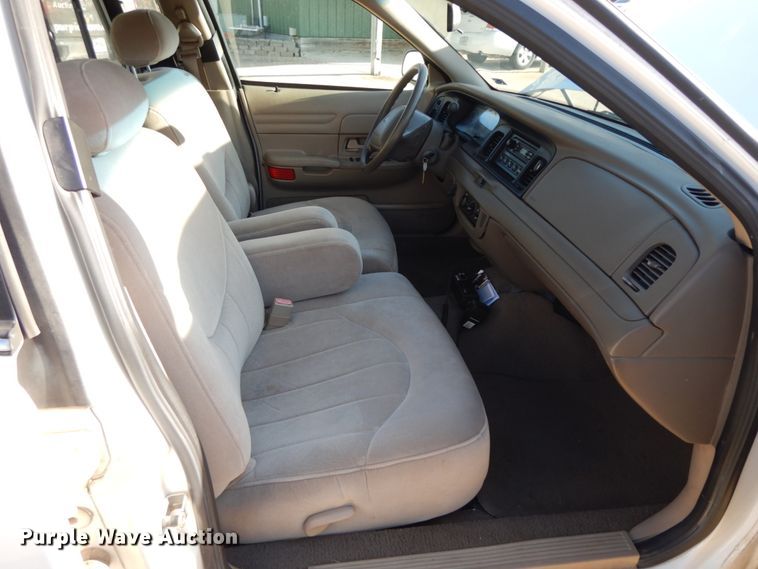 image for item DF3229 2001 Ford Crown Victoria Police Interceptor