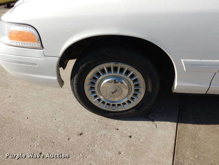 image for item DF3229 2001 Ford Crown Victoria Police Interceptor