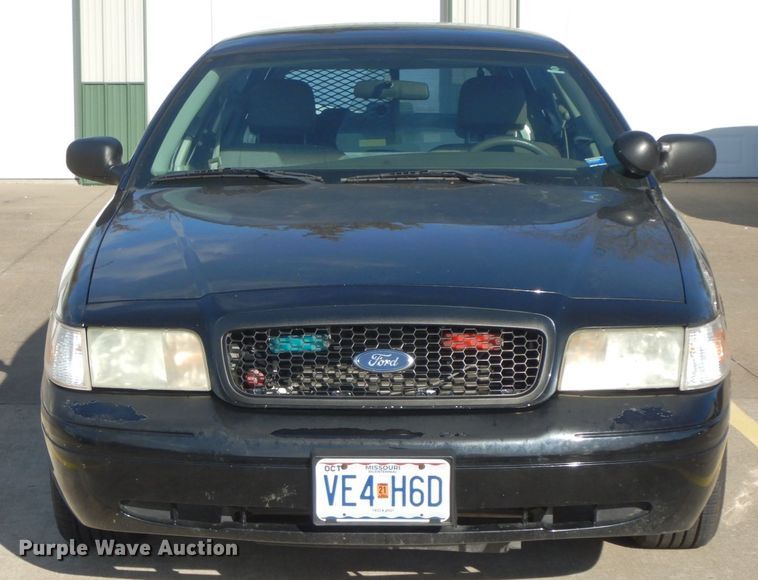 image for item DF3230 2005 Ford Crown Victoria Police Interceptor