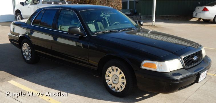 image for item DF3230 2005 Ford Crown Victoria Police Interceptor