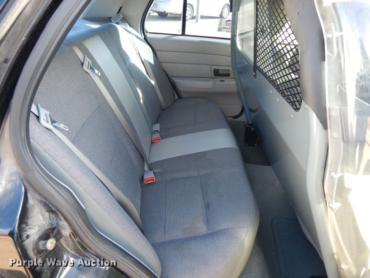 image for item DF3230 2005 Ford Crown Victoria Police Interceptor
