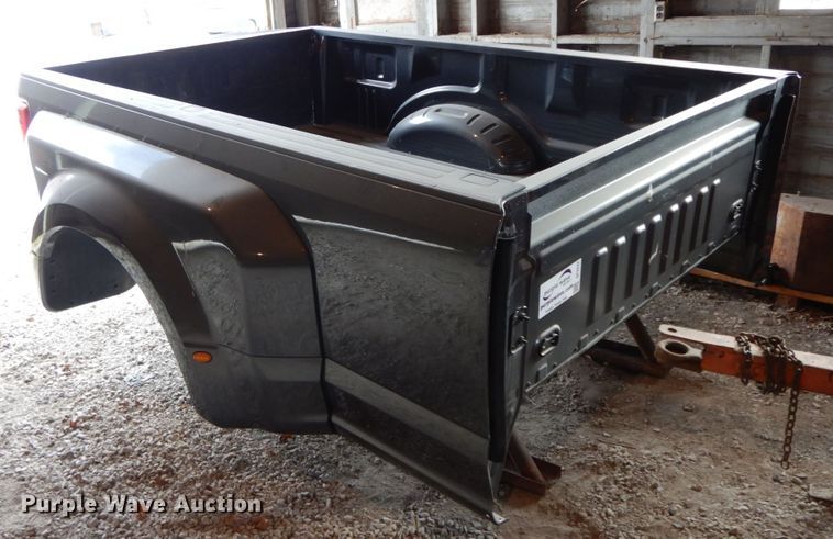 image for item DF3232 2019 Ford F350 pickup truck bed