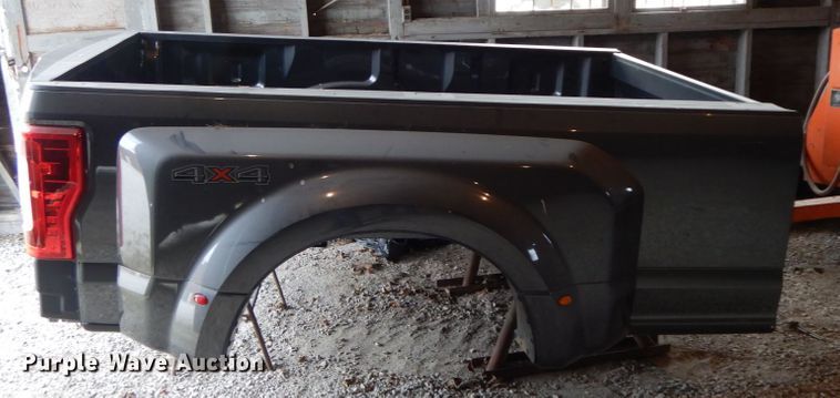 image for item DF3232 2019 Ford F350 pickup truck bed
