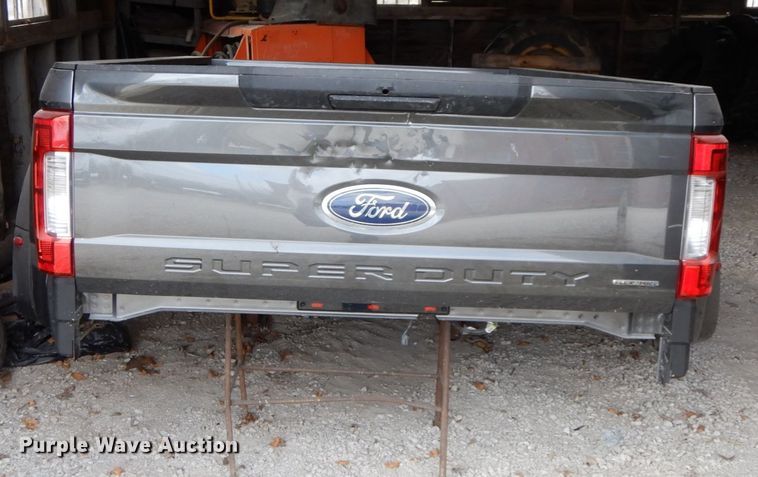 image for item DF3232 2019 Ford F350 pickup truck bed
