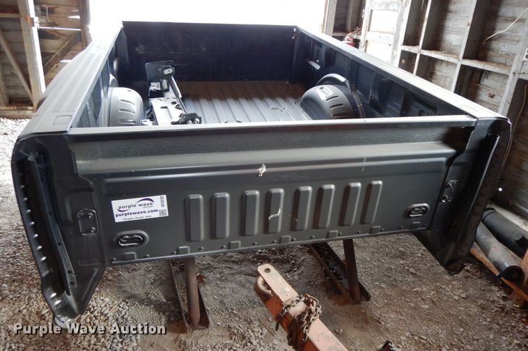 image for item DF3232 2019 Ford F350 pickup truck bed