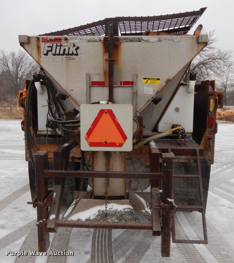 image for item DF3235 2002 International 4900  dump truck