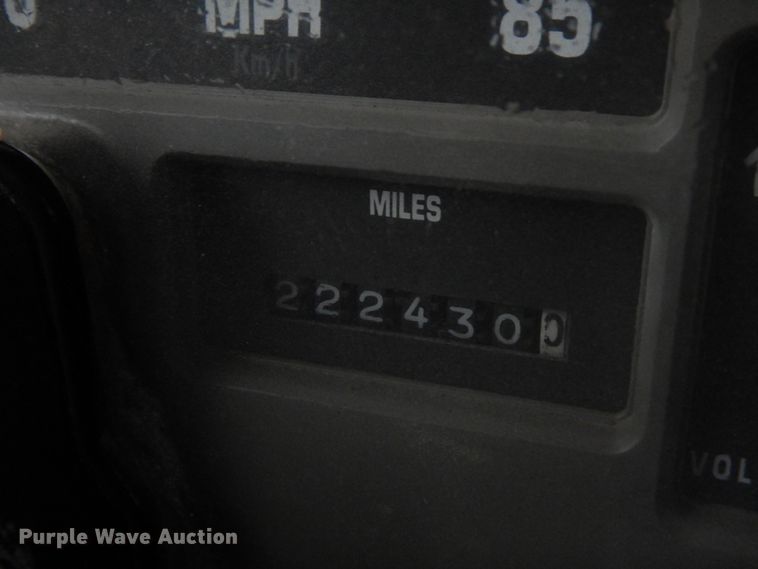 image for item DF3235 2002 International 4900  dump truck