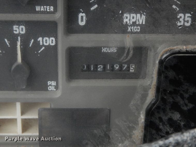 image for item DF3235 2002 International 4900  dump truck