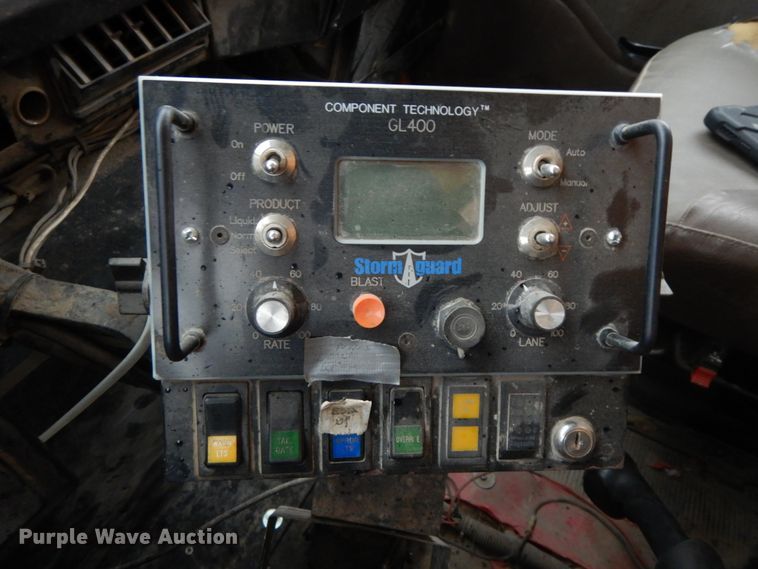 image for item DF3235 2002 International 4900  dump truck