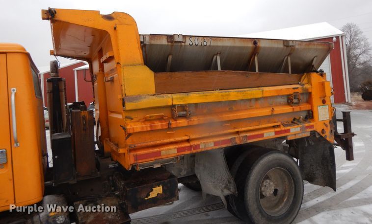 image for item DF3235 2002 International 4900  dump truck