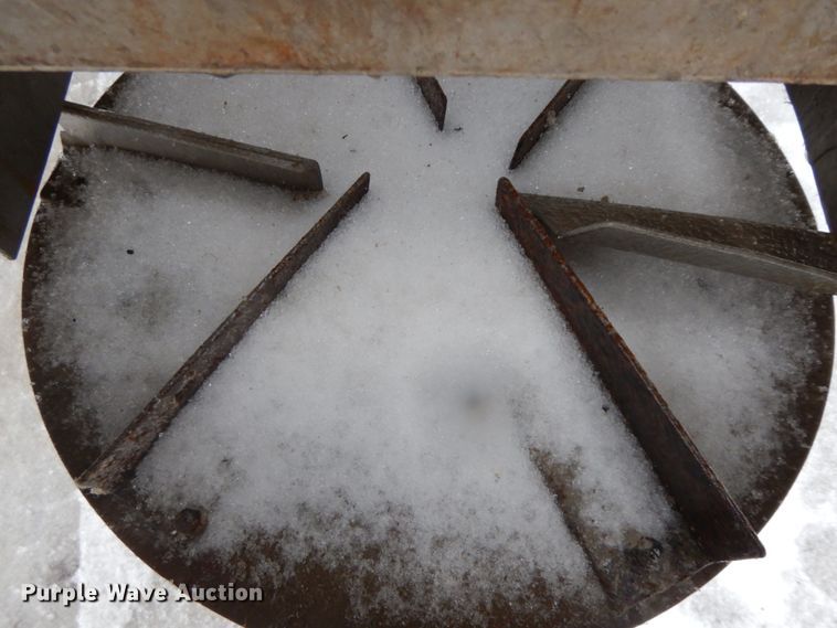 image for item DF3235 2002 International 4900  dump truck