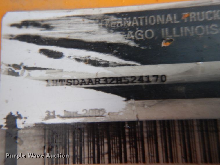 image for item DF3235 2002 International 4900  dump truck