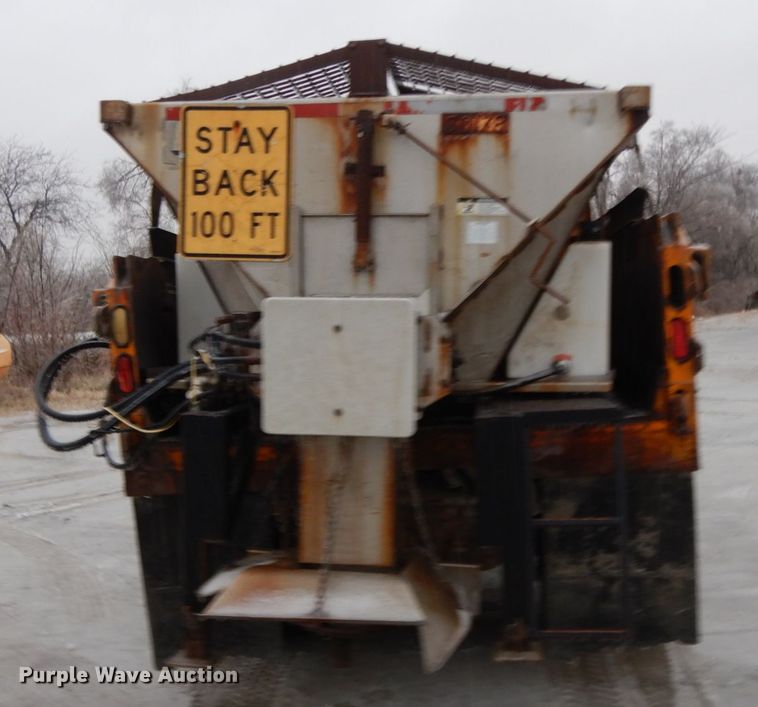 image for item DF3236 2002 International 4900  dump truck