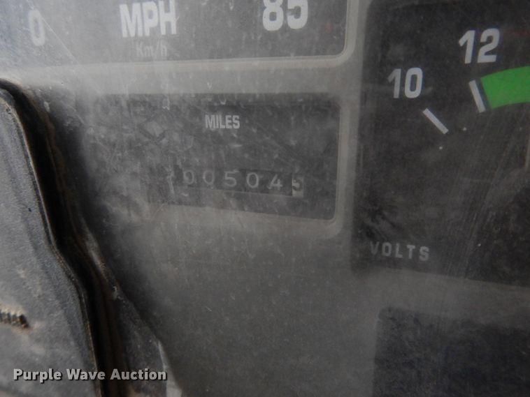 image for item DF3236 2002 International 4900  dump truck