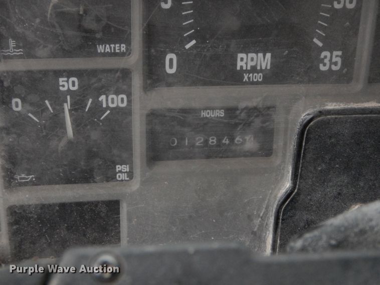 image for item DF3236 2002 International 4900  dump truck