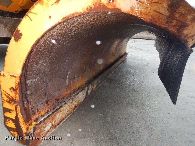 image for item DF3236 2002 International 4900  dump truck