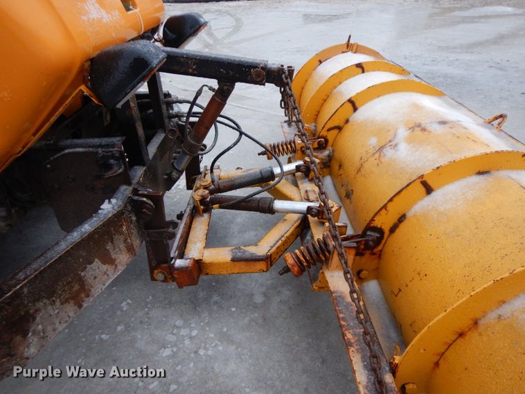 image for item DF3236 2002 International 4900  dump truck