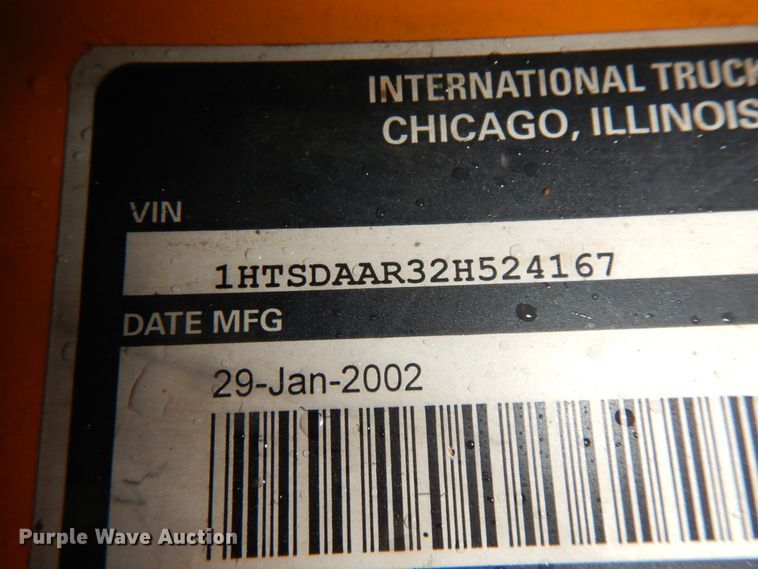 image for item DF3236 2002 International 4900  dump truck