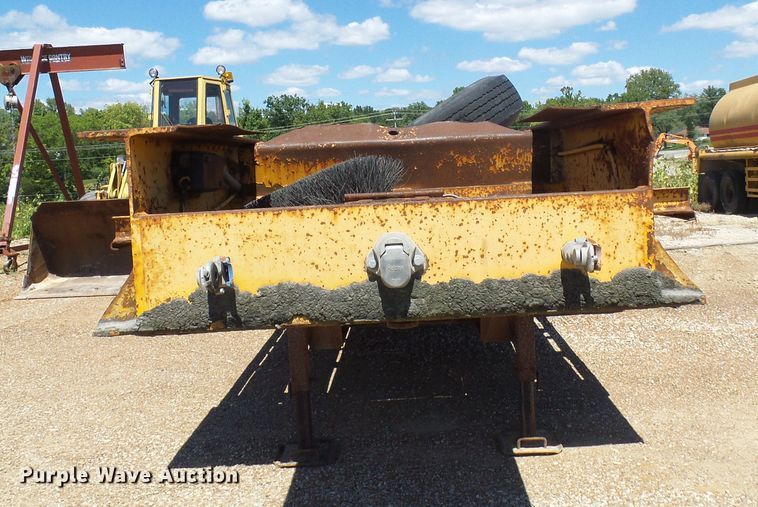 image for item DG2033 1989 Holden HLB39225 equipment trailer