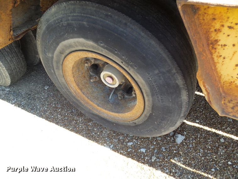 image for item DG2033 1989 Holden HLB39225 equipment trailer