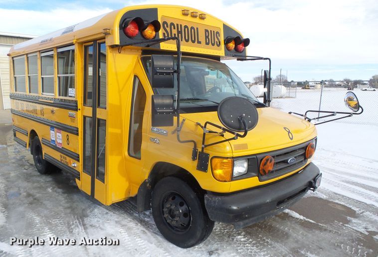 image for item DG8401 2006 Ford E350  school bus