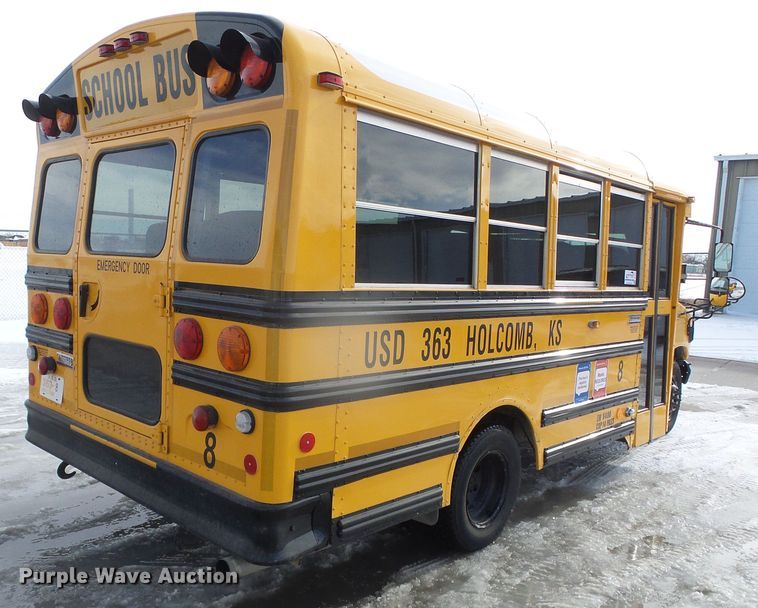 image for item DG8401 2006 Ford E350  school bus