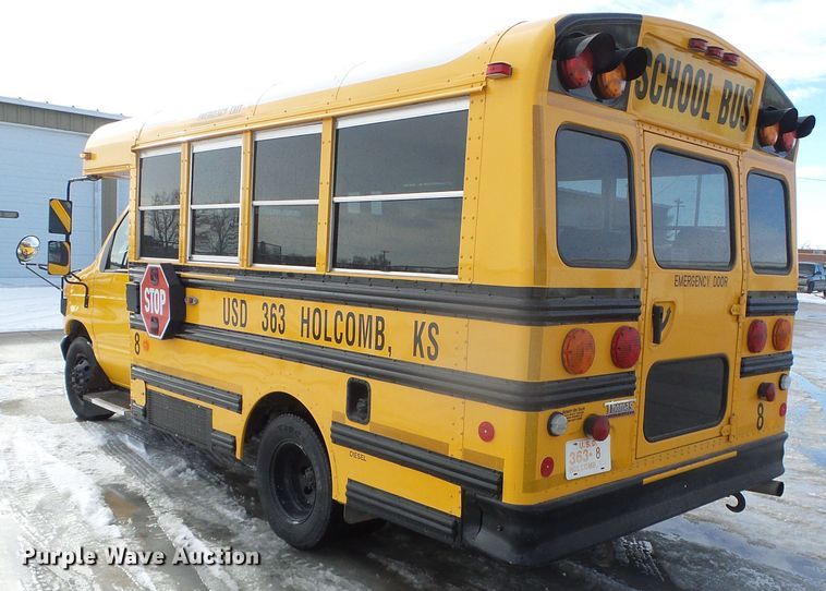 image for item DG8401 2006 Ford E350  school bus