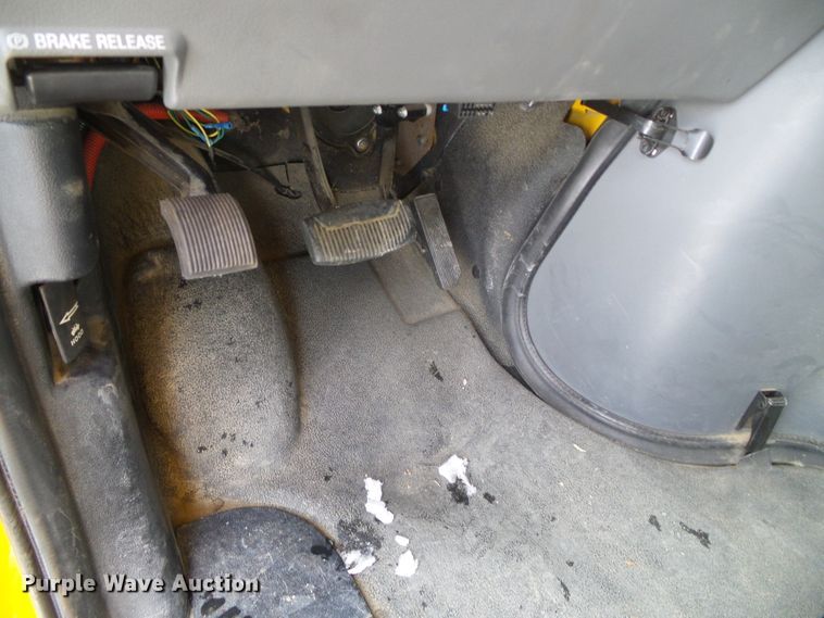 image for item DG8401 2006 Ford E350  school bus