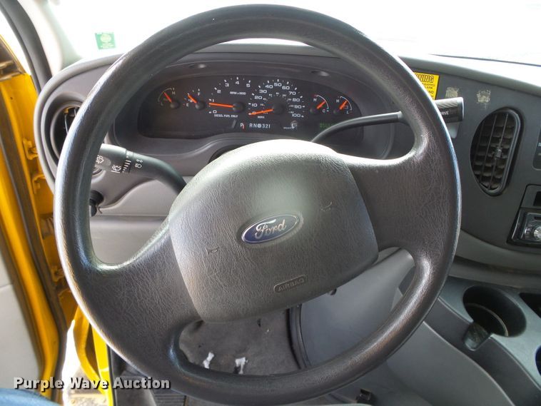 image for item DG8401 2006 Ford E350  school bus