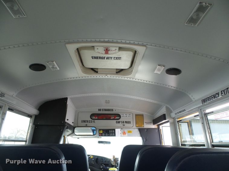 image for item DG8401 2006 Ford E350  school bus