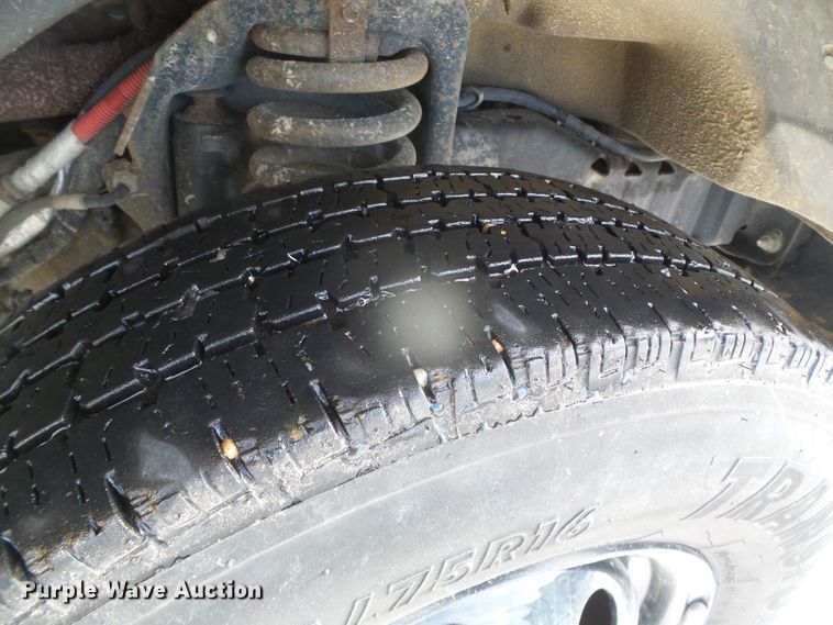 image for item DG8401 2006 Ford E350  school bus