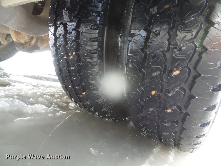 image for item DG8401 2006 Ford E350  school bus