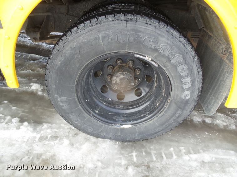 image for item DG8401 2006 Ford E350  school bus