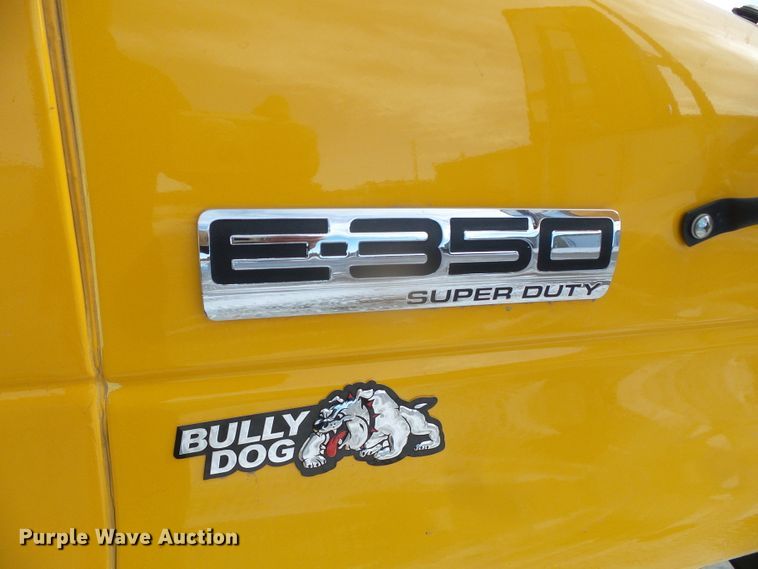 image for item DG8401 2006 Ford E350  school bus