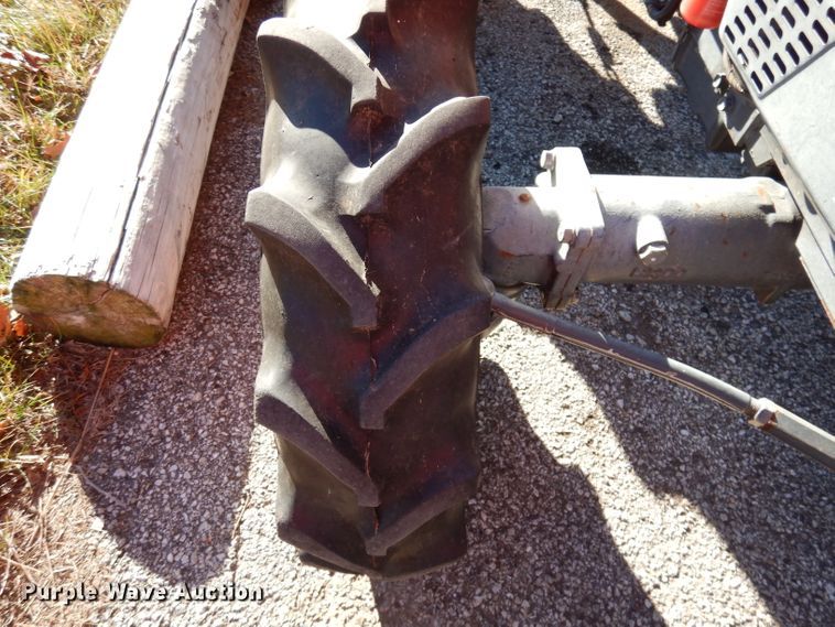 image for item DJ2773 1996 Kubota L2900  MFWD tractor