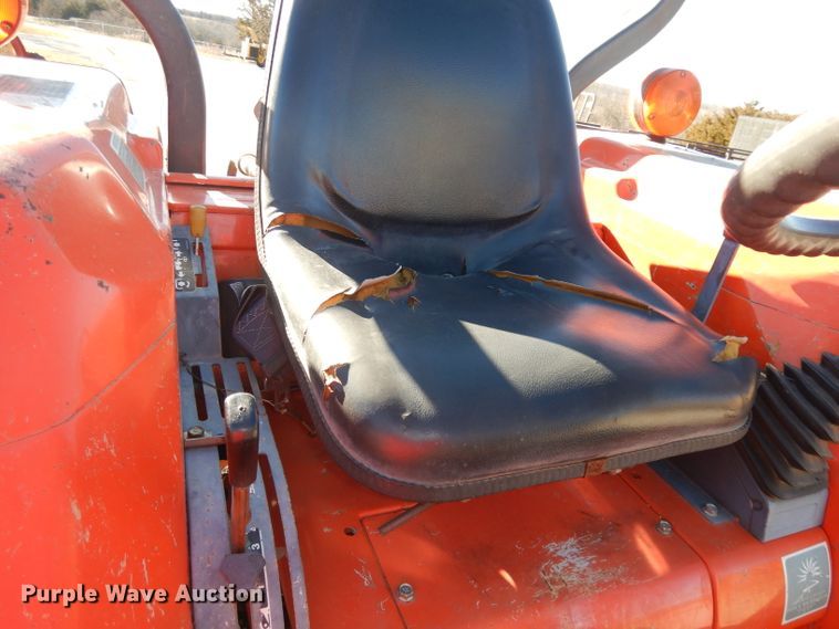 image for item DJ2773 1996 Kubota L2900  MFWD tractor