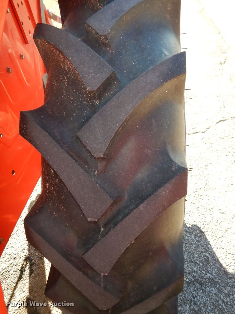 image for item DJ2773 1996 Kubota L2900  MFWD tractor