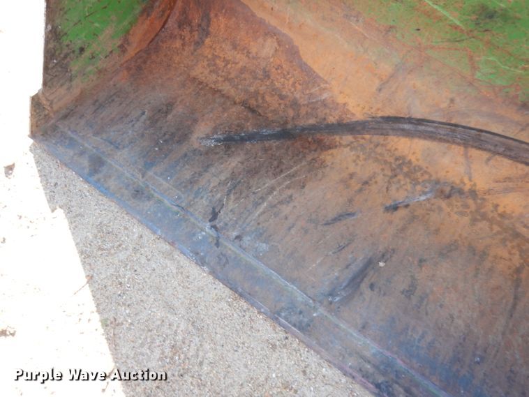 image for item DJ2774 1999 John Deere 4600  MFWD tractor