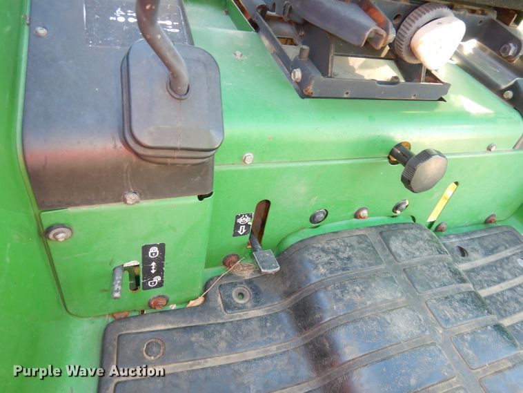 image for item DJ2774 1999 John Deere 4600  MFWD tractor