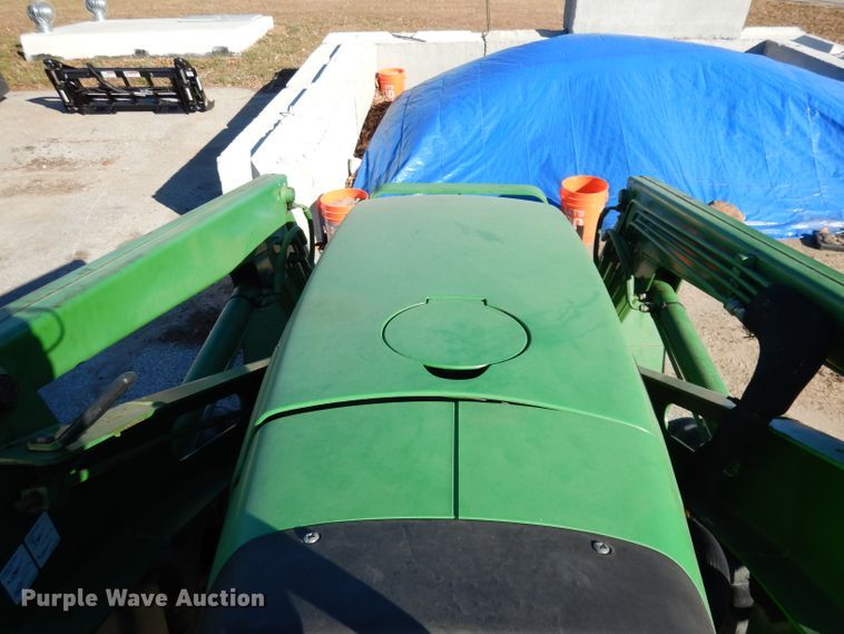 image for item DJ2774 1999 John Deere 4600  MFWD tractor