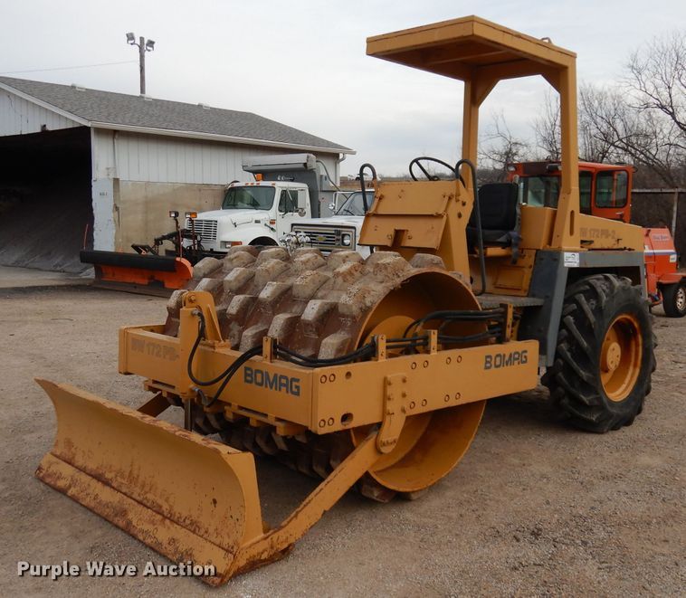 image for item DJ2775 Bomag BW172PD2  single drum roller