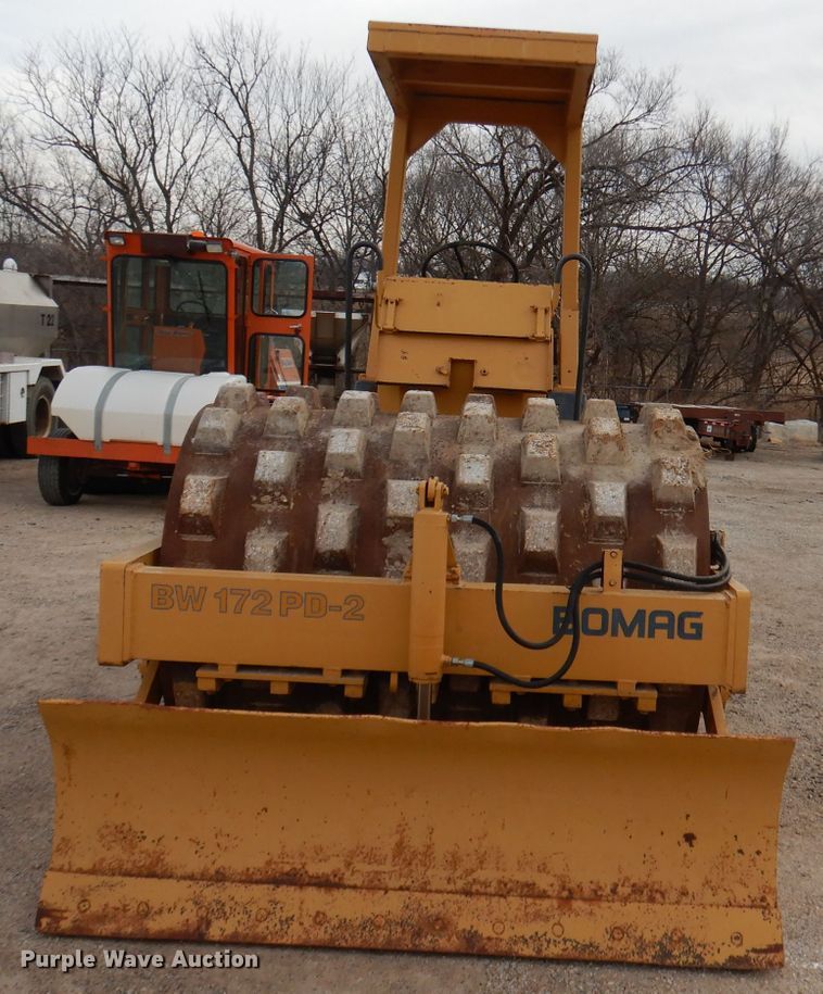 image for item DJ2775 Bomag BW172PD2  single drum roller