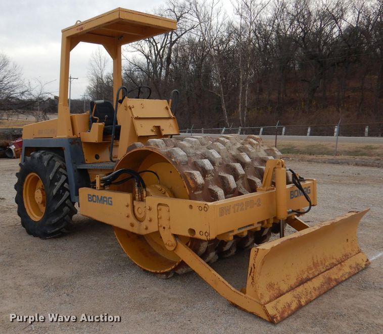 image for item DJ2775 Bomag BW172PD2  single drum roller