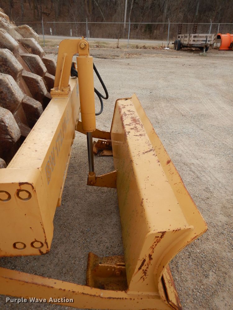 image for item DJ2775 Bomag BW172PD2  single drum roller