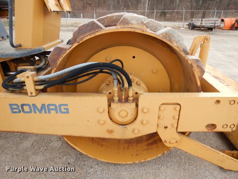 image for item DJ2775 Bomag BW172PD2  single drum roller