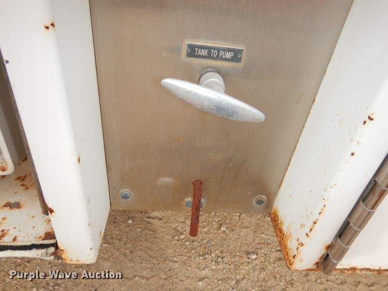 image for item DJ2777 1984 Chevrolet C70 Custom Deluxe  water truck