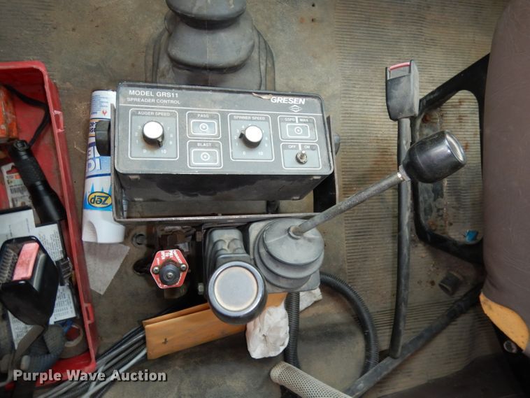 image for item DJ2778 2000 International 4900  dump truck