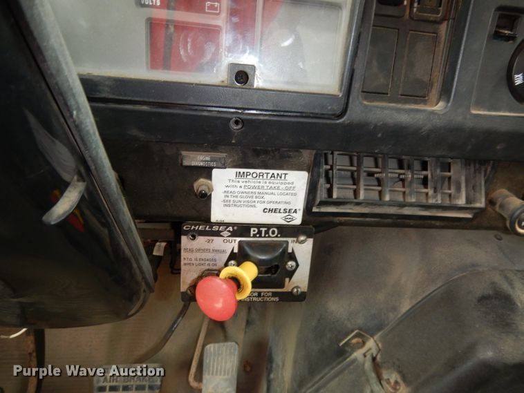 image for item DJ2778 2000 International 4900  dump truck