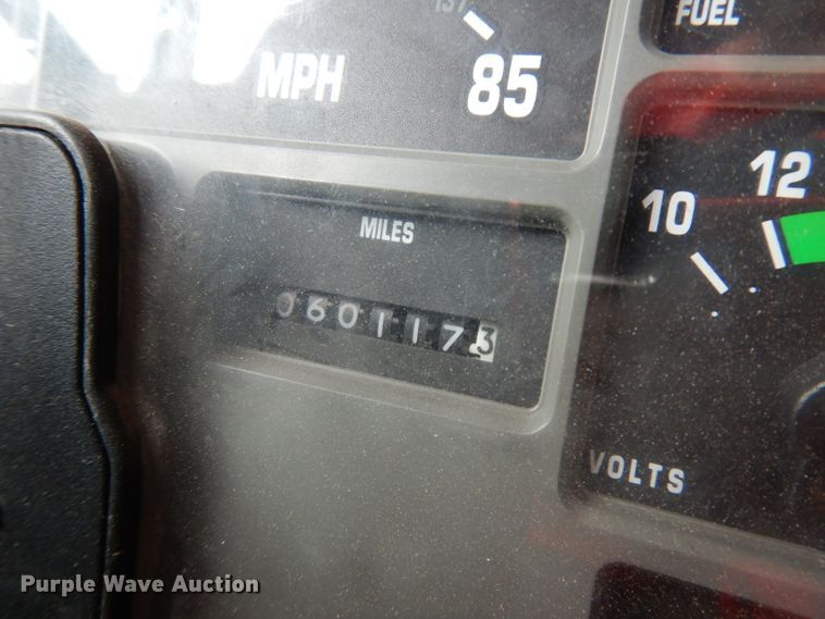 image for item DJ2778 2000 International 4900  dump truck