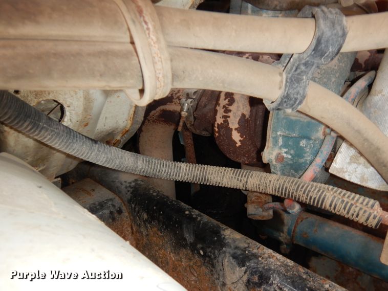 image for item DJ2778 2000 International 4900  dump truck